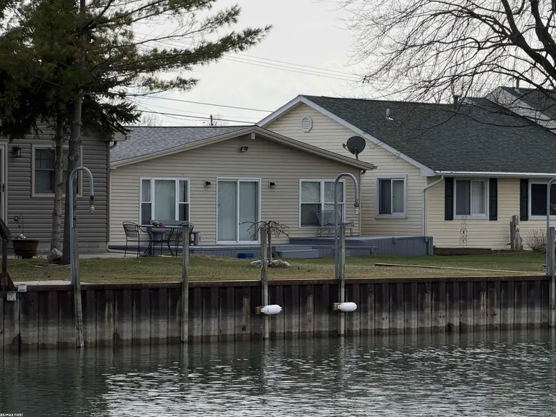 6326 Marina DR, Clay Twp, MI 48001