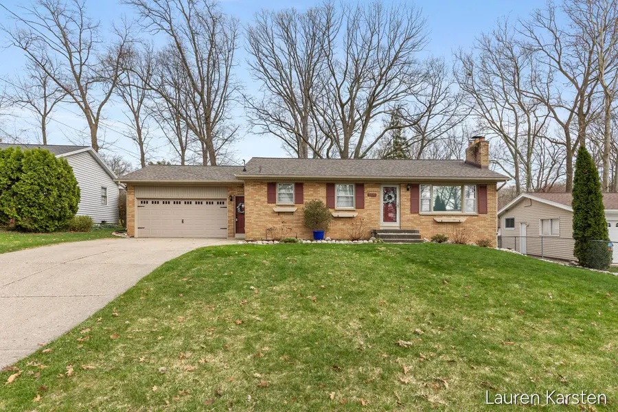 5520 Greenboro DR SE, City Of Kentwood, MI 49508