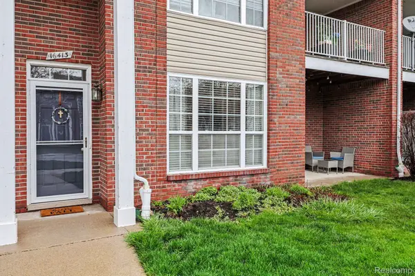 16413 Dominion DR, Macomb Township, MI 48044