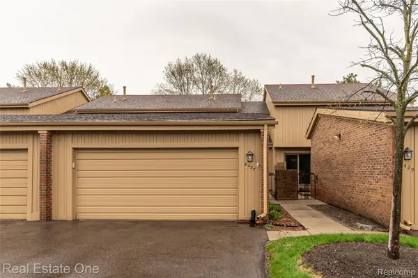 6427 RICHARD RUN #10, West Bloomfield Charter Township, MI 48322