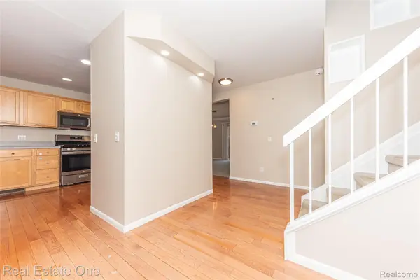 6427 RICHARD RUN #10, West Bloomfield Charter Township, MI 48322