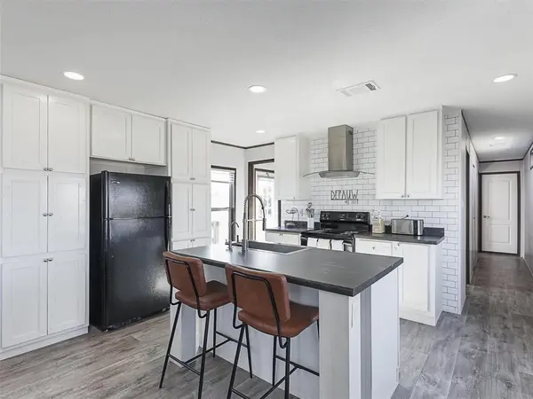 16384 FM  1173, Krum, TX 76249