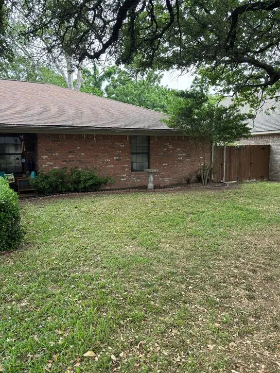 1809 N Cypress Avenue, Stephenville, TX 76401