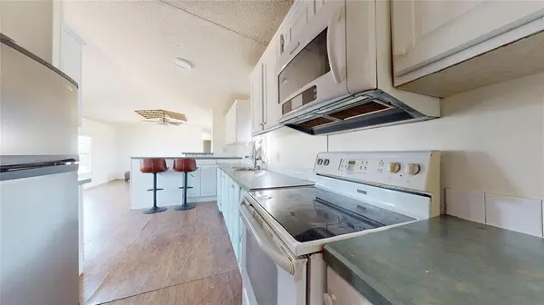 206 Creekview Meadows Court, Springtown, TX 76082