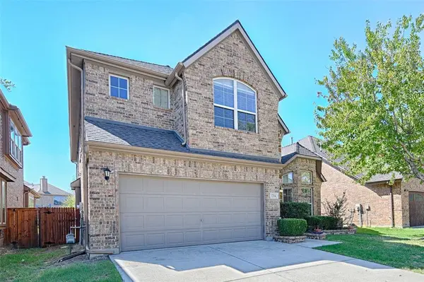 1216 Realoaks Drive, Fort Worth, TX 76131