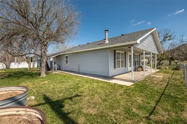 240 FM 382, Ovalo, TX 79541