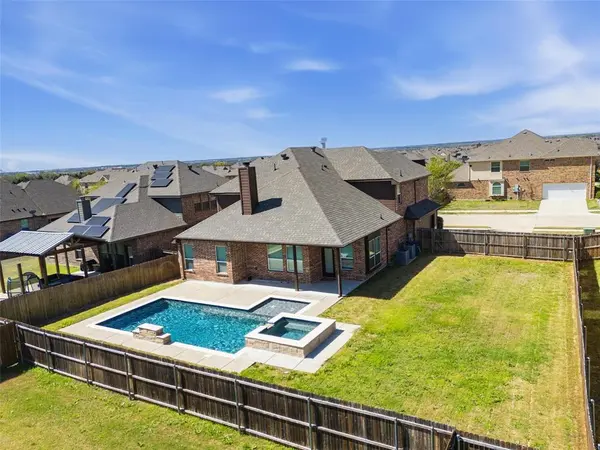 110 Sweetleaf Drive, Red Oak, TX 75154