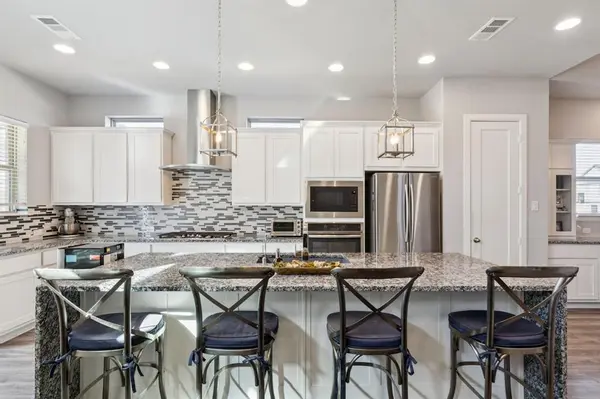 2000 Crescent Street, Fort Worth, TX 76008