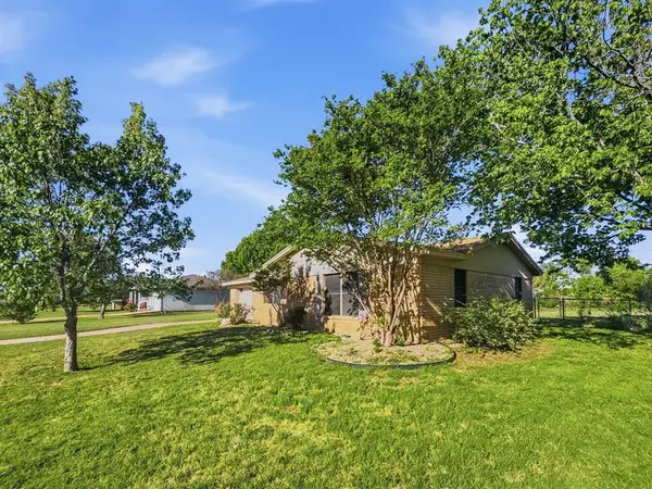 512 S Williams Street, Hamilton, TX 76531