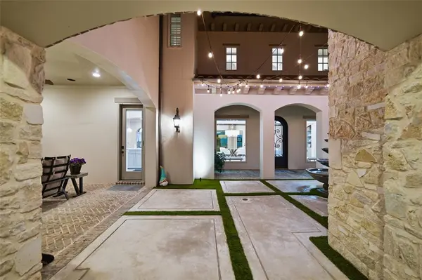 5767 Waters Edge Drive, Irving, TX 75039