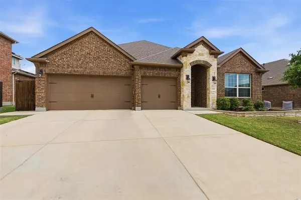 10109 Table Bluff Street, Aubrey, TX 76227