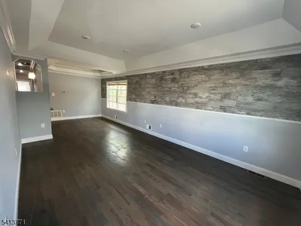 454 3Rd Ave, Elizabeth City, NJ 07206