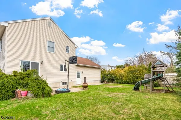 1313 Dukes Pkwy E, Manville Boro, NJ 08835