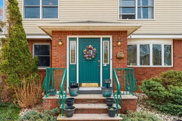 357 Edgewood Rd, Linden City, NJ 07036