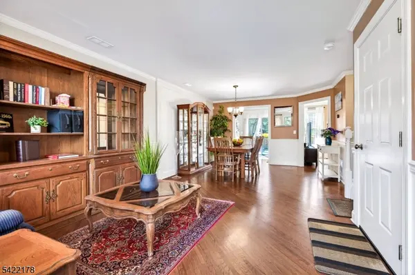 19 Cooper Ln, Long Hill Twp., NJ 07946