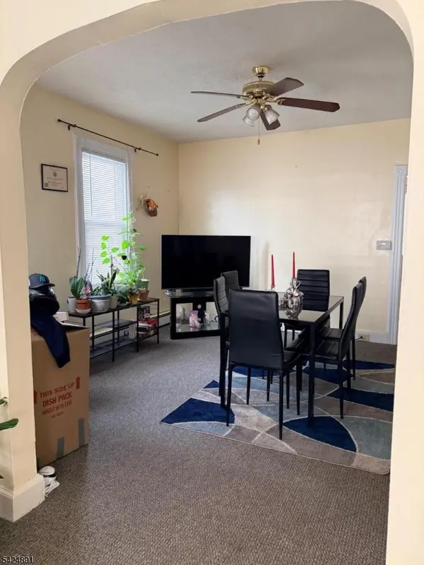 119 King St, Dover Town, NJ 07801