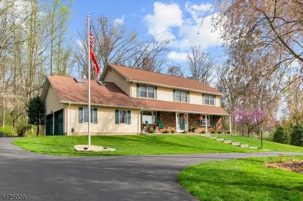 6 Camila Dr, Franklin Twp., NJ 08867