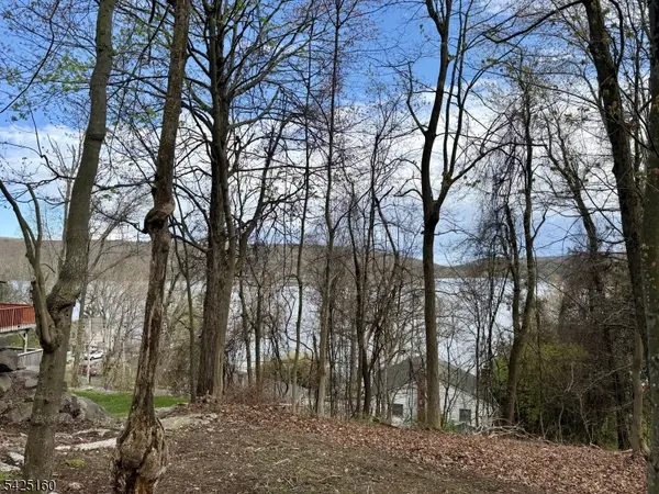 3 Neptune Rd, West Milford Twp., NJ 07421