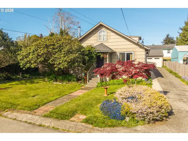 2988 SHERIDAN AVE, North Bend, OR 97459