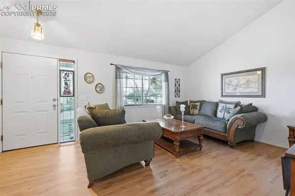 5750 Vermillion Bluffs DR, Colorado Springs, CO 80923