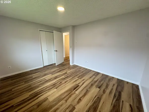 890 12TH ST SW, Bandon, OR 97411