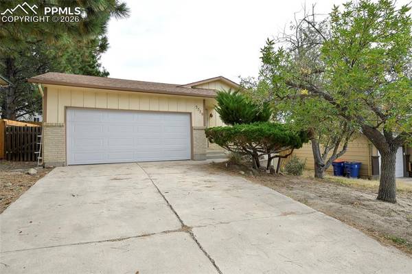 5559 Descanso CIR, Colorado Springs, CO 80918