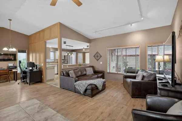 80 Deerbrook RD SE, Calgary, AB T2J6L6