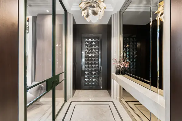 106 Glenayr RD, Toronto C03, ON M5P 3C2