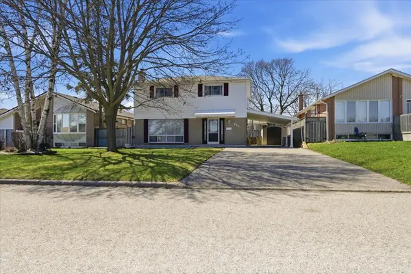 886 Antonio ST, Pickering, ON L1W 1T3