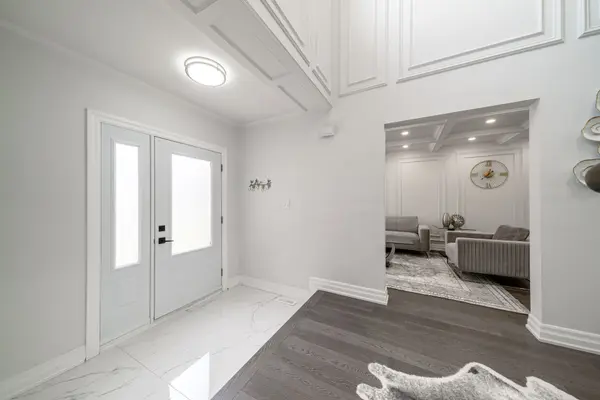 4 Broughton CT, Whitby, ON L1N 6Y8