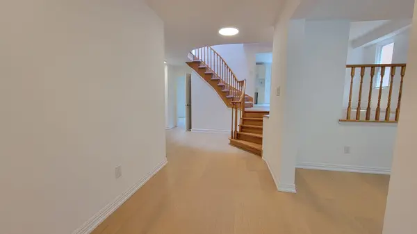 35 Wintermute BLVD, Toronto E05, ON M1W 3M5