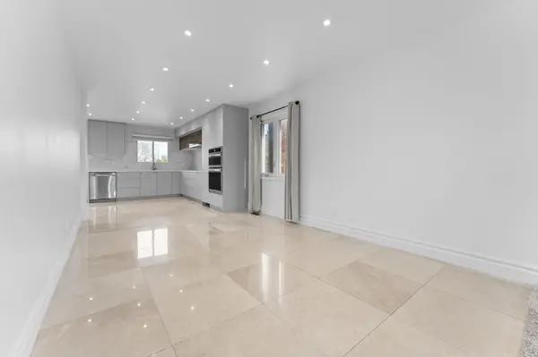 27 Via Nova DR, Vaughan, ON L4L 7P9