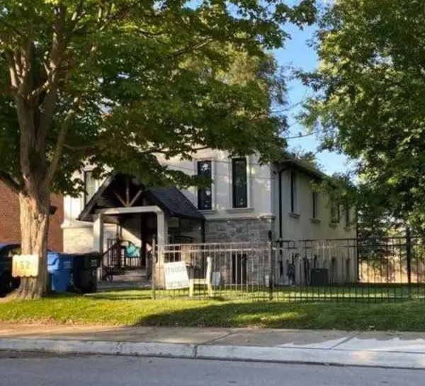 1525 Kenmuir AVE #7, Mississauga, ON L5G 4B6