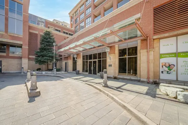 4090 Living Arts DR #1412, Mississauga, ON L5B 4M8