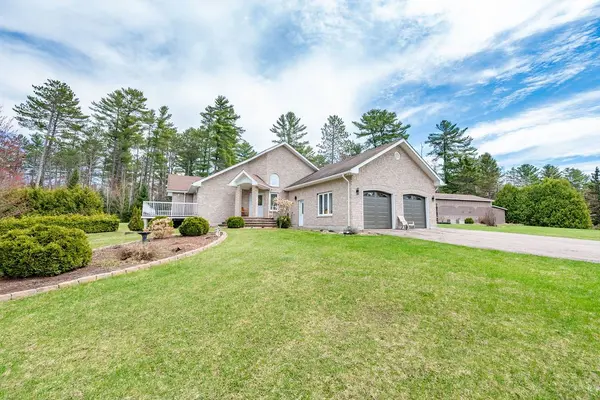 12 Boudreau RD, Head, Clara And Maria, ON K0J 2B0