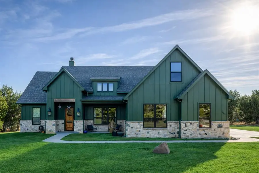 301 Sharla Smelley Road, Weatherford, TX 76088