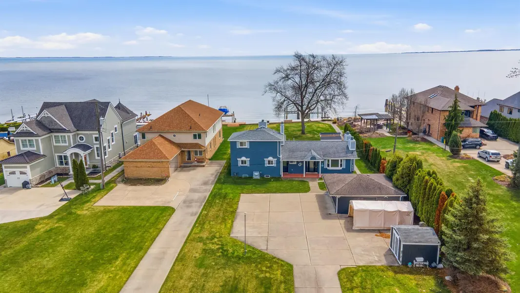 35568 Hamer ST, New Baltimore, MI 48047