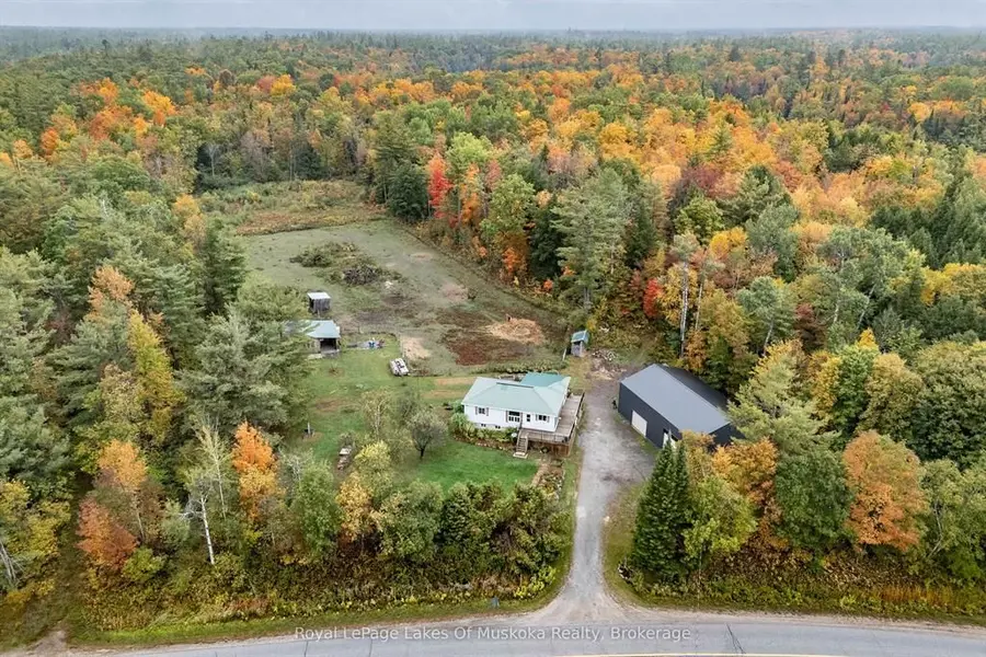 1741 Doe Lake RD, Gravenhurst, ON P1P 1R3