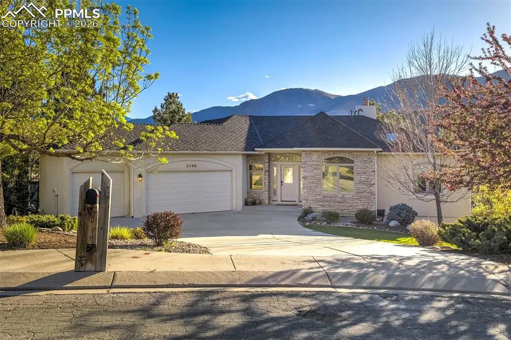 2285 Angelbluff CT, Colorado Springs, CO 80919