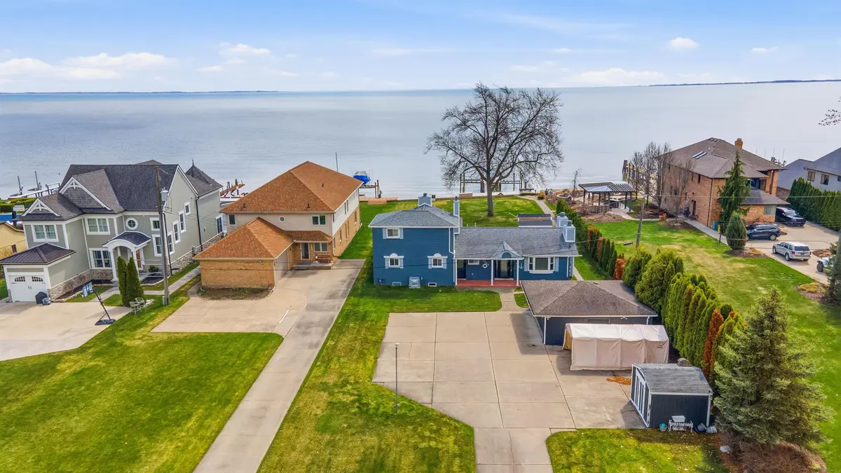 35568 Hamer ST, New Baltimore, MI 48047