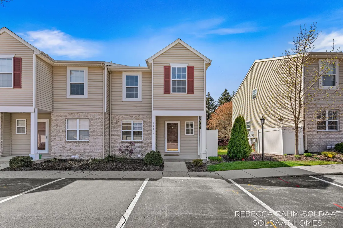 1040 Ada Place DR SE, Ada Twp, MI 49546