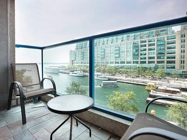 77 Harbour SQ #509, Toronto C01, ON M5J 2S2