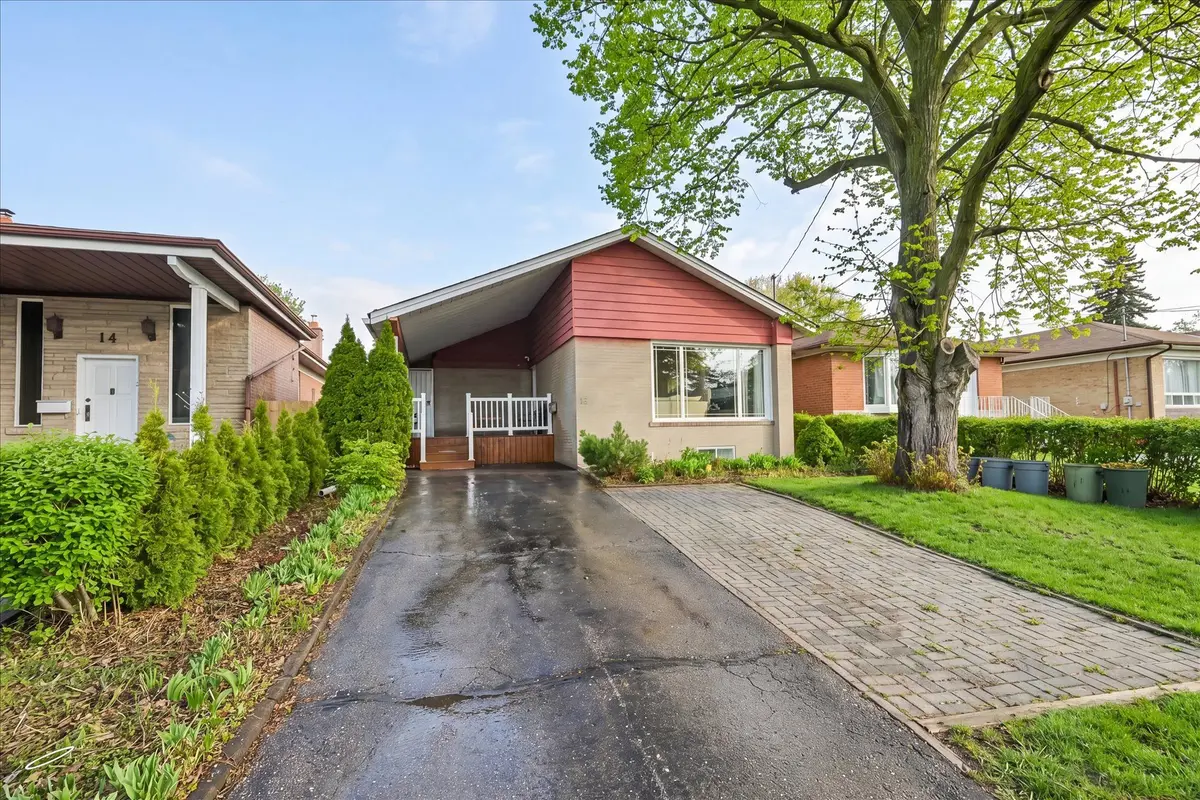 16 Arnprior RD, Toronto E09, ON M1K 5A6