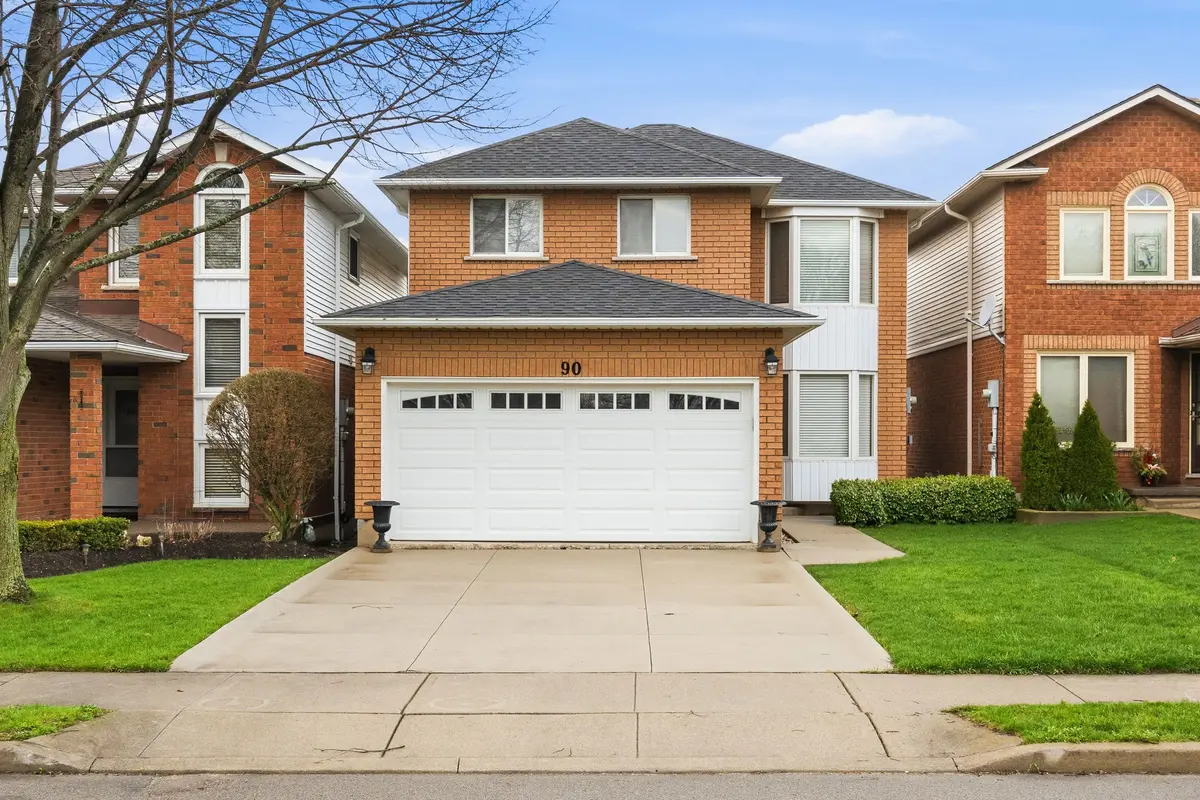 90 Lynette DR, Hamilton, ON L9B 2M5