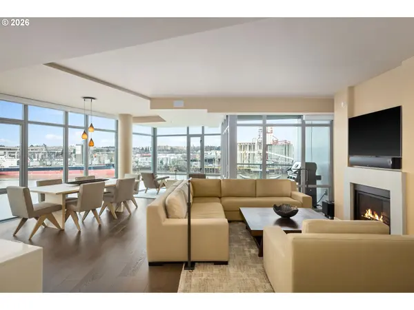 1310 NW NAITO PKWY #901, Portland, OR 97209