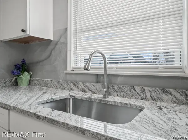 87 E PLEASANT ST, River Rouge, MI 48218