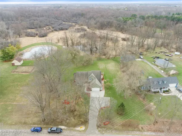 12003 Sharp RD, Fenton Charter Township, MI 48451