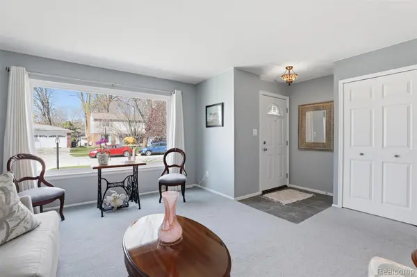 14210 Ingram ST, Livonia, MI 48154