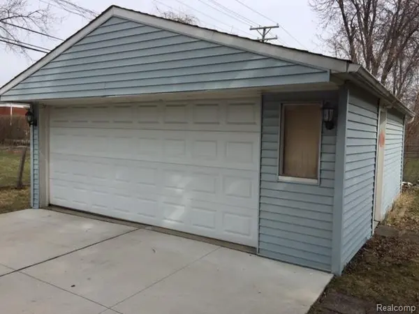 23007 Rosalind AVE, Eastpointe, MI 48021