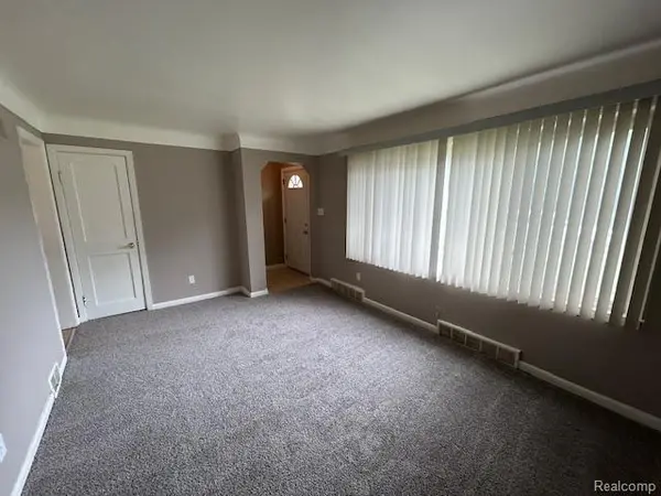 23007 Rosalind AVE, Eastpointe, MI 48021